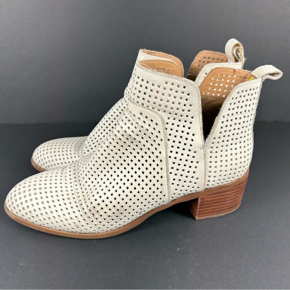 Franco Sarto Cream Perforated Ankle Booties Size 9 - Picture 6 of 10